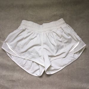 Lululemon Hotty Hot Shorts 2.5”